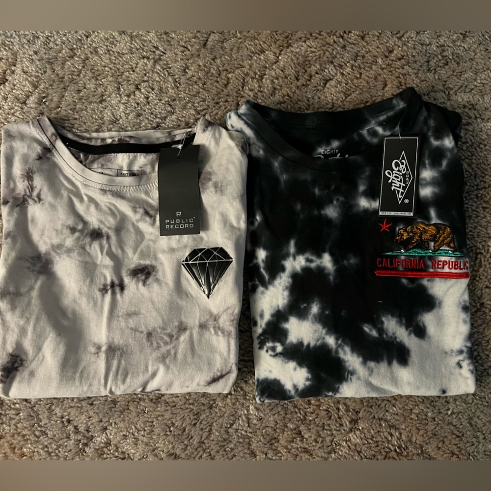 (2) Boys long sleeve NWT shirts size 10/12 - Picture 2 of 4
